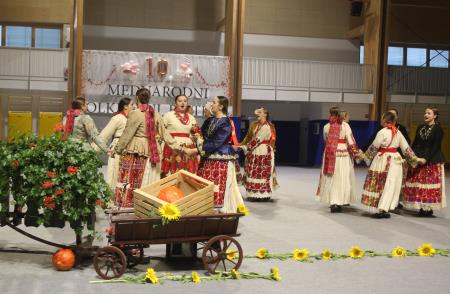10 MEDNARODNI FOLKLORNI FESTIVAL KD RAKEK 10 FOTO LJUBO VUKELIČ
